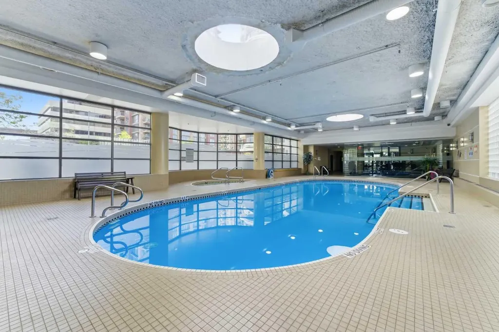 1078 6 Avenue SW Calgary AB T2P 5N6