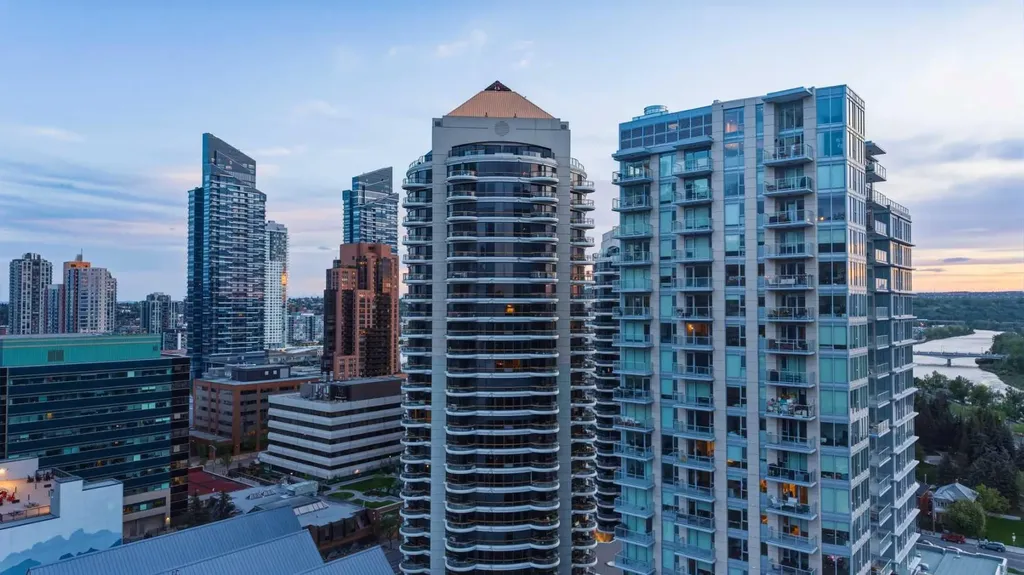 1078 6 Avenue SW Calgary AB T2P 5N6