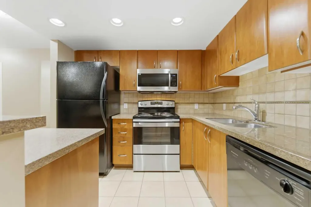 1078 6 Avenue SW Calgary AB T2P 5N6