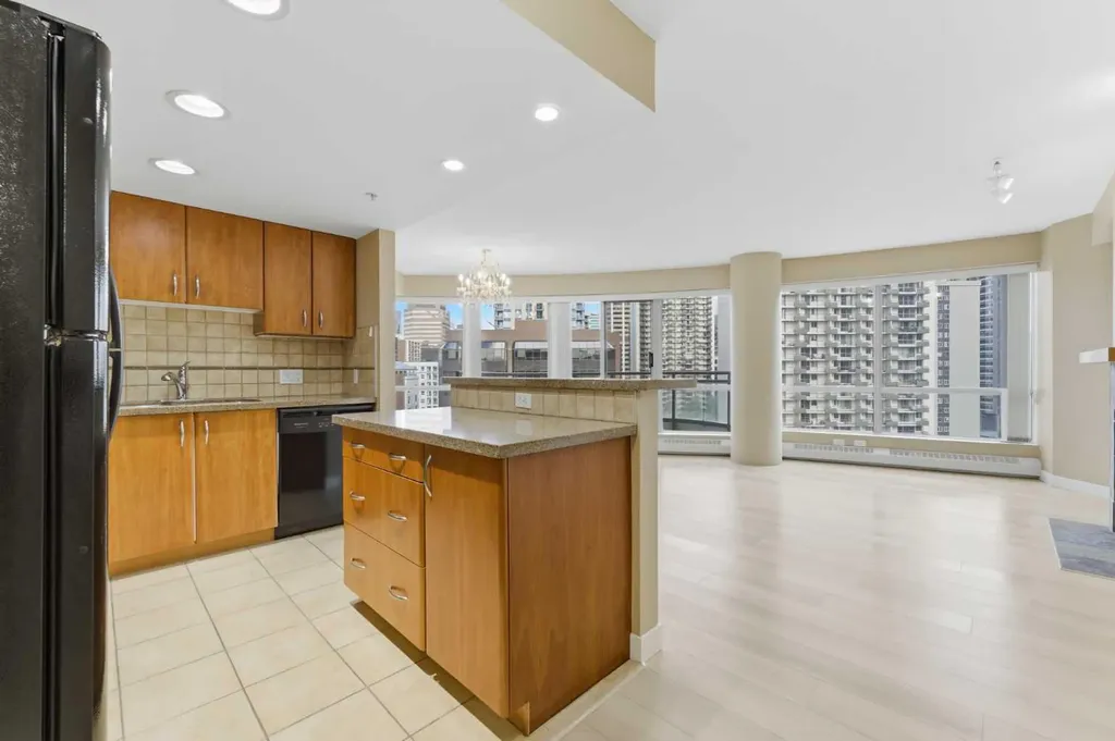 1078 6 Avenue SW Calgary AB T2P 5N6