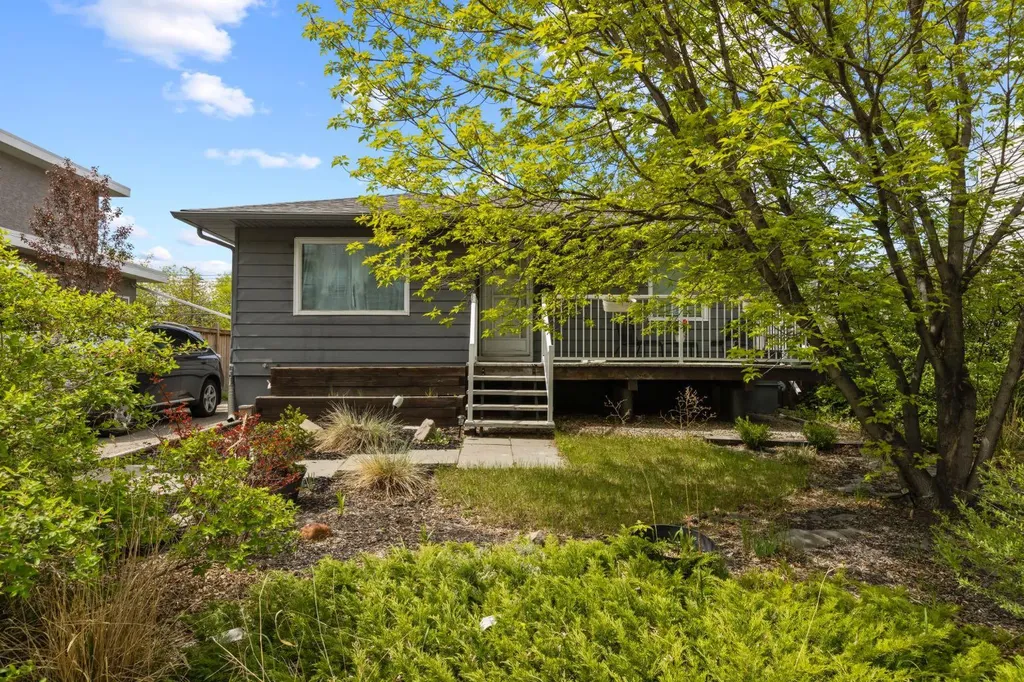 2615 17a Street SW Calgary AB T2T 4S7