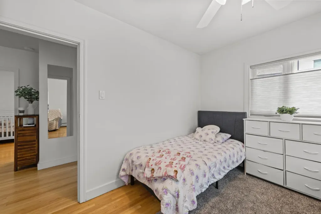 2615 17a Street SW Calgary AB T2T 4S7