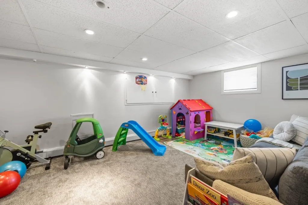 2615 17a Street SW Calgary AB T2T 4S7