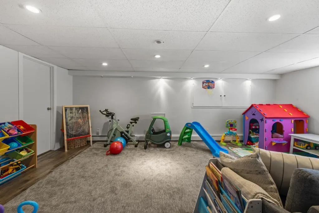 2615 17a Street SW Calgary AB T2T 4S7