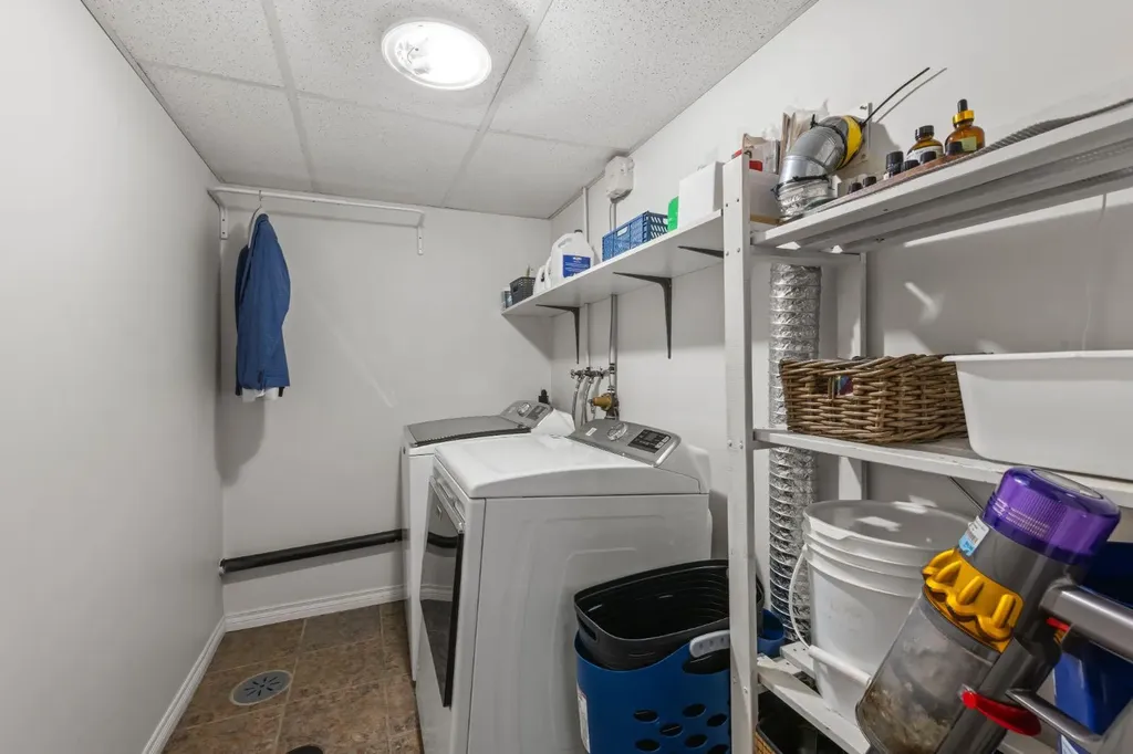 2615 17a Street SW Calgary AB T2T 4S7