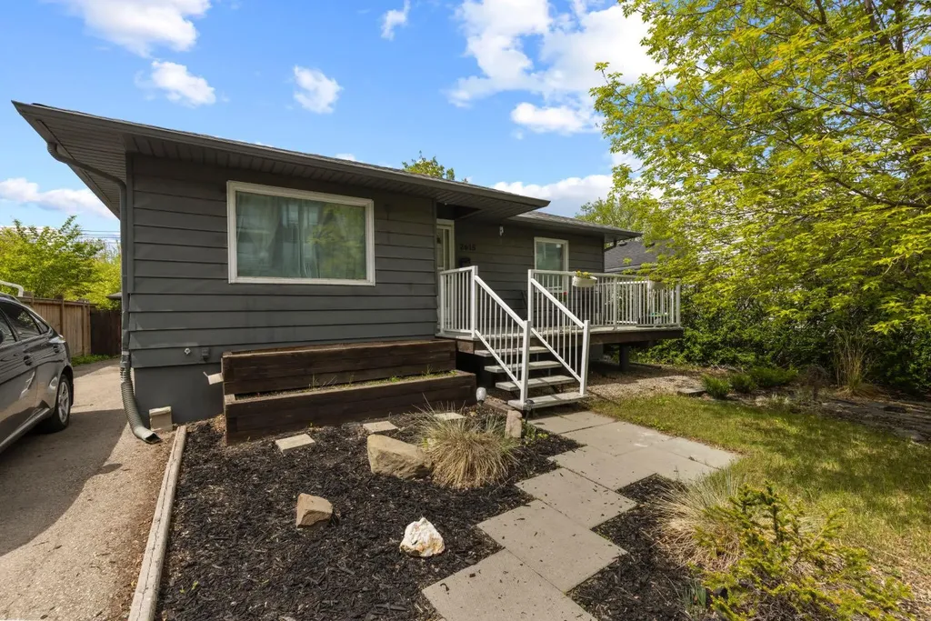 2615 17a Street SW Calgary AB T2T 4S7