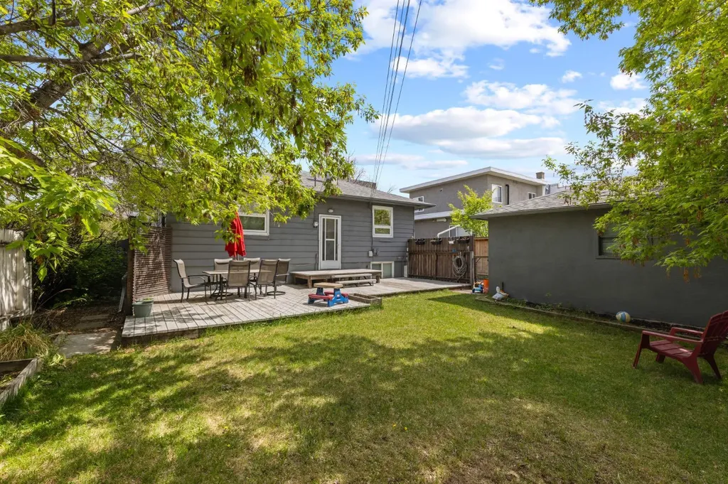 2615 17a Street SW Calgary AB T2T 4S7
