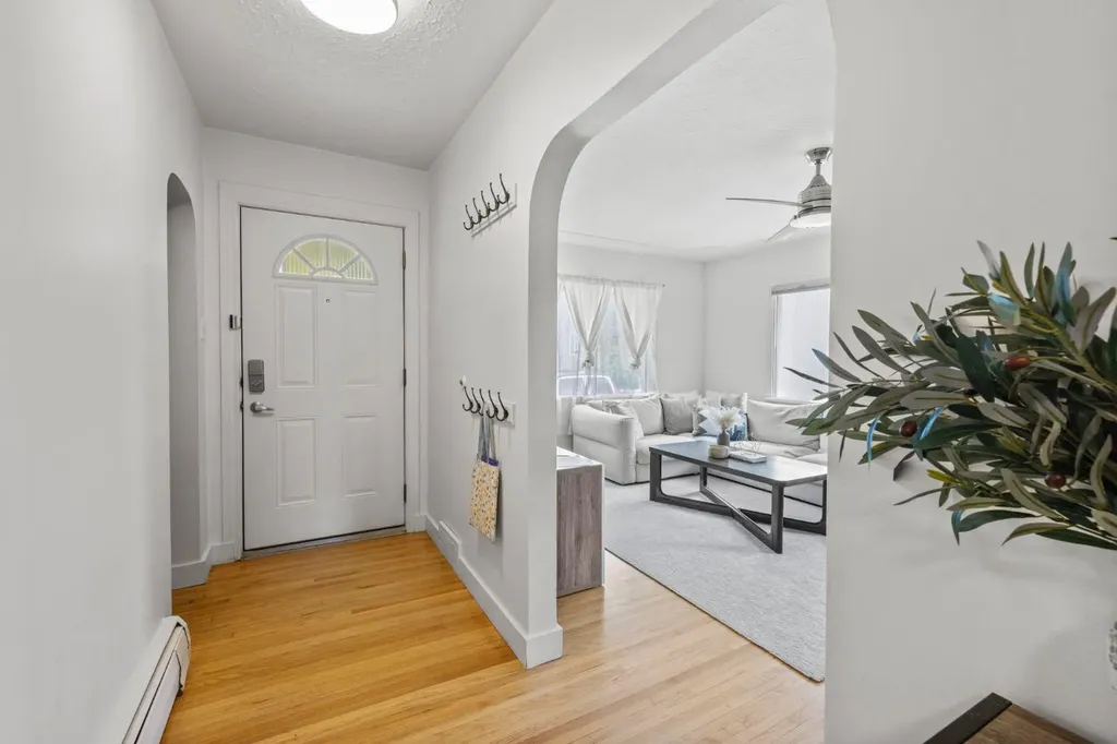 2615 17a Street SW Calgary AB T2T 4S7