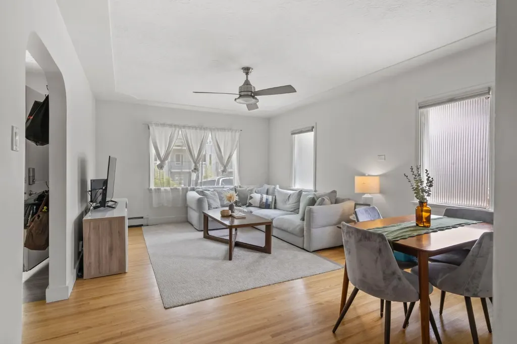 2615 17a Street SW Calgary AB T2T 4S7