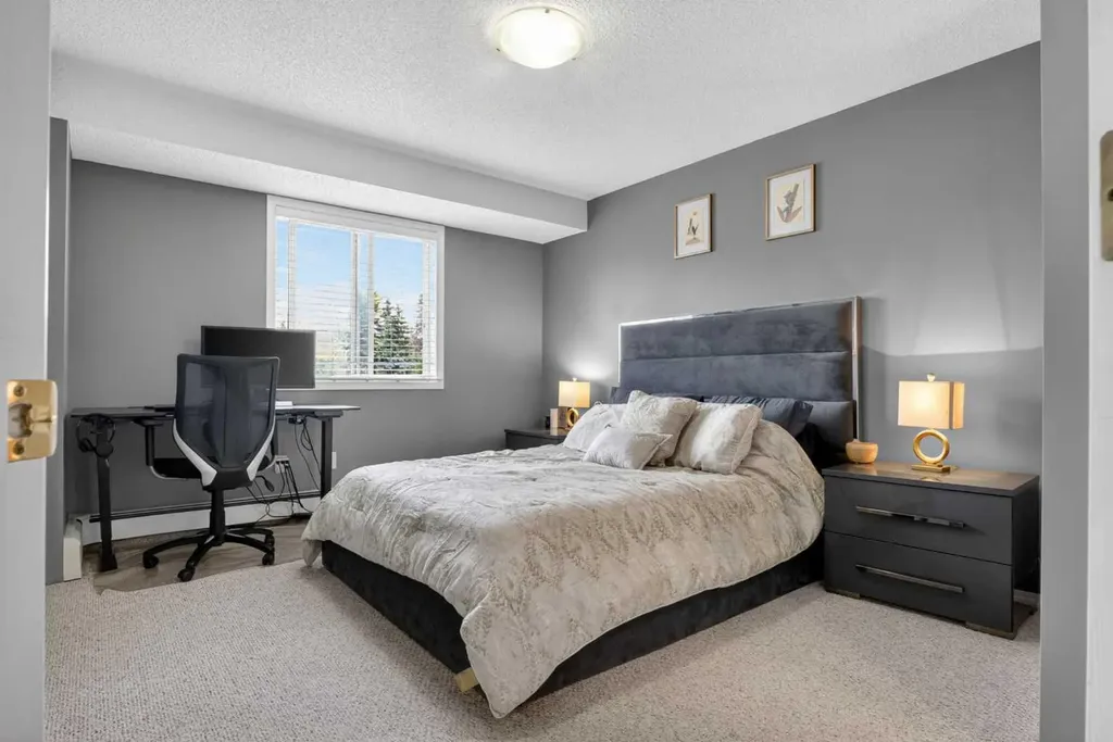 10 Sierra Morena Mews SW Calgary AB T3H 3K5