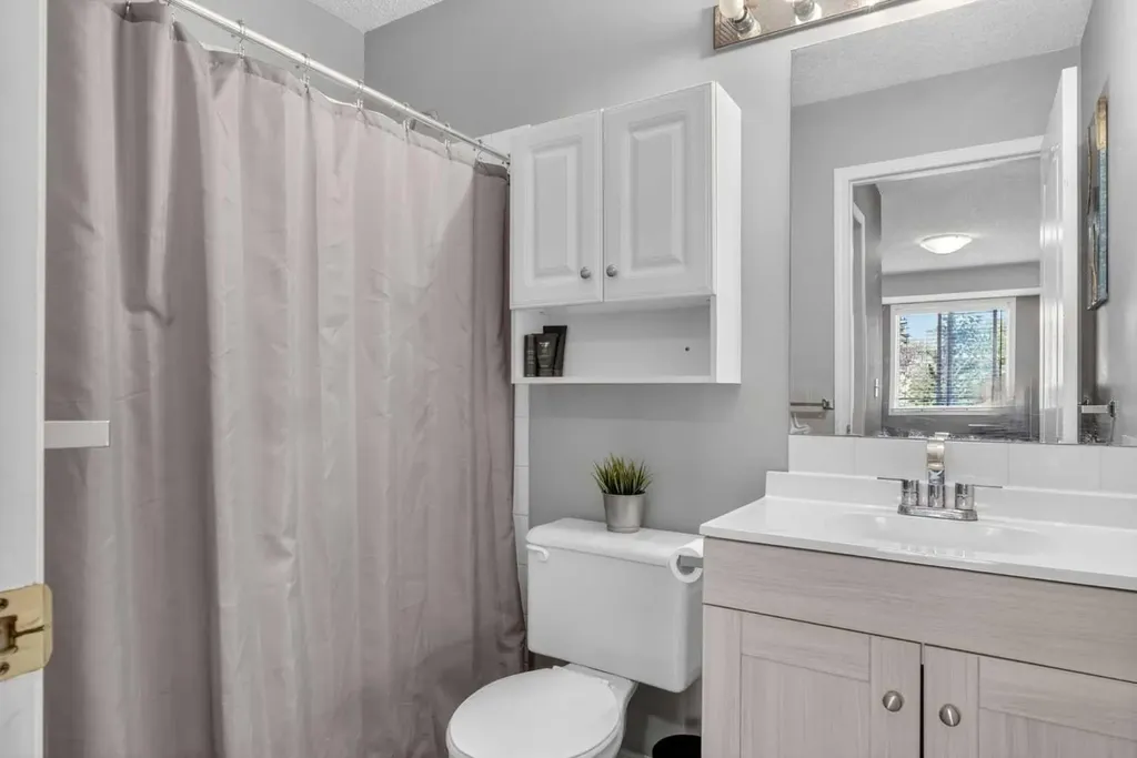 10 Sierra Morena Mews SW Calgary AB T3H 3K5
