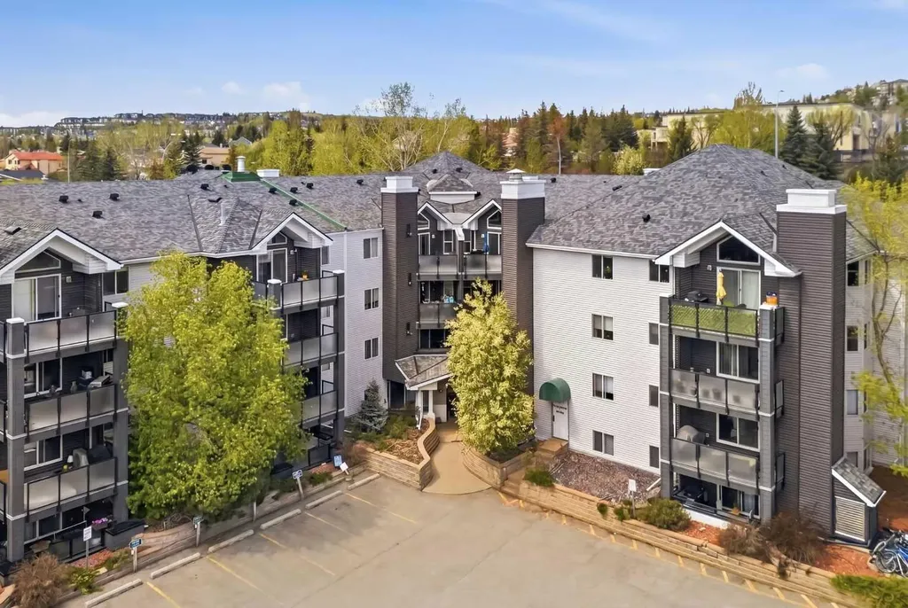10 Sierra Morena Mews SW Calgary AB T3H 3K5