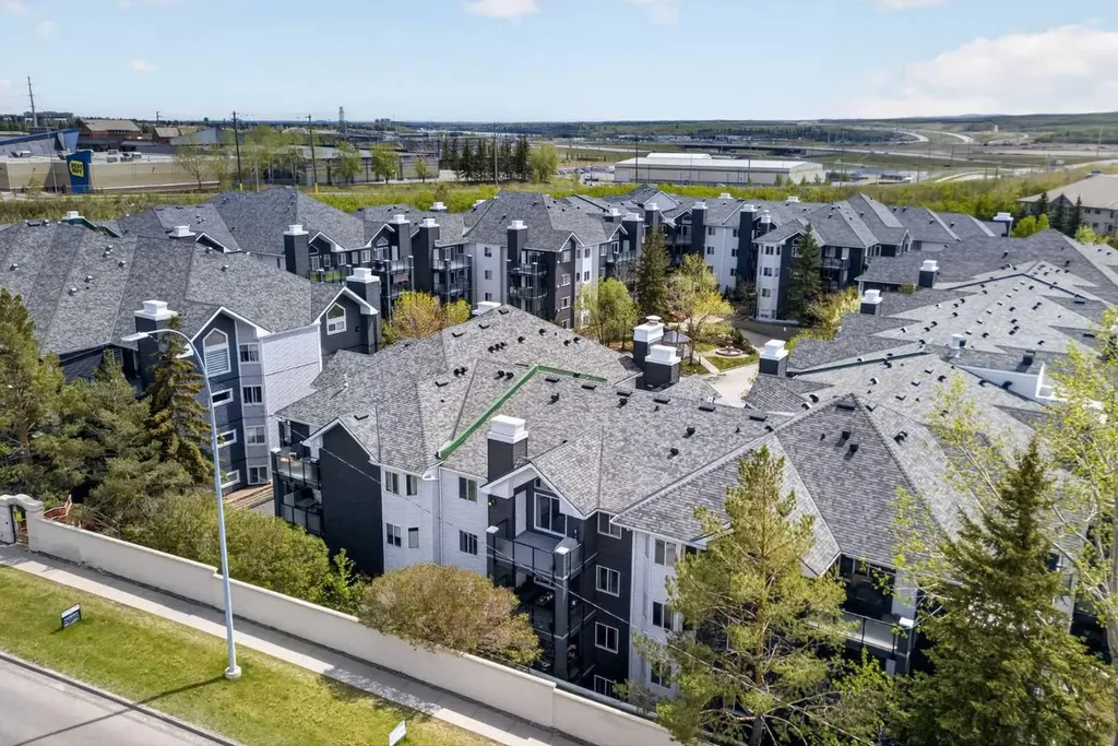 10 Sierra Morena Mews SW Calgary AB T3H 3K5