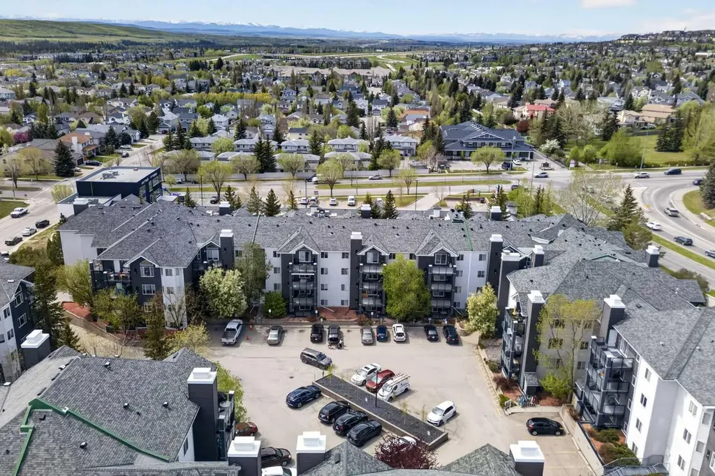 10 Sierra Morena Mews SW Calgary AB T3H 3K5