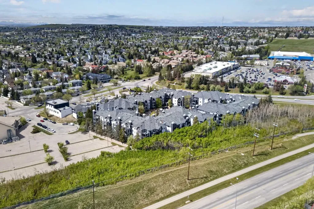 10 Sierra Morena Mews SW Calgary AB T3H 3K5