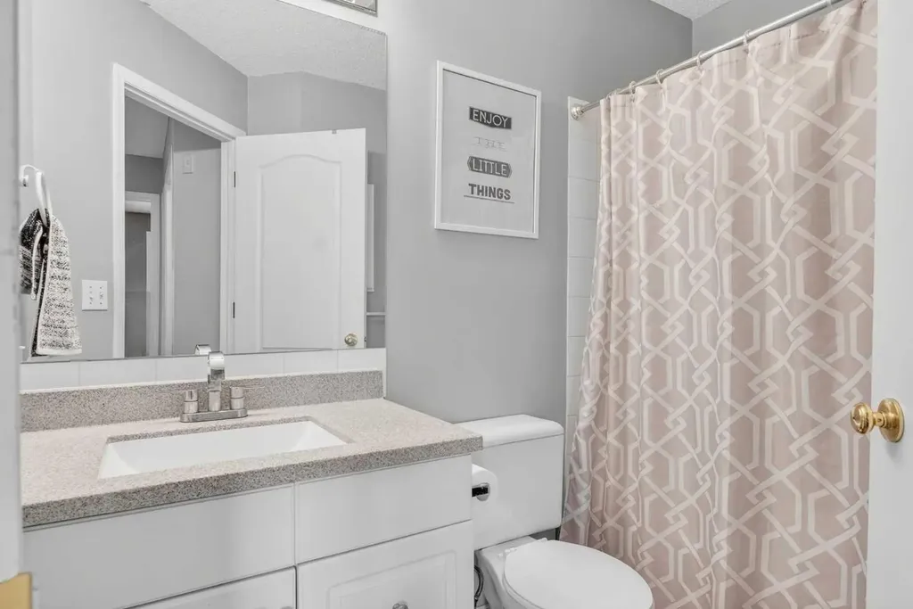 10 Sierra Morena Mews SW Calgary AB T3H 3K5
