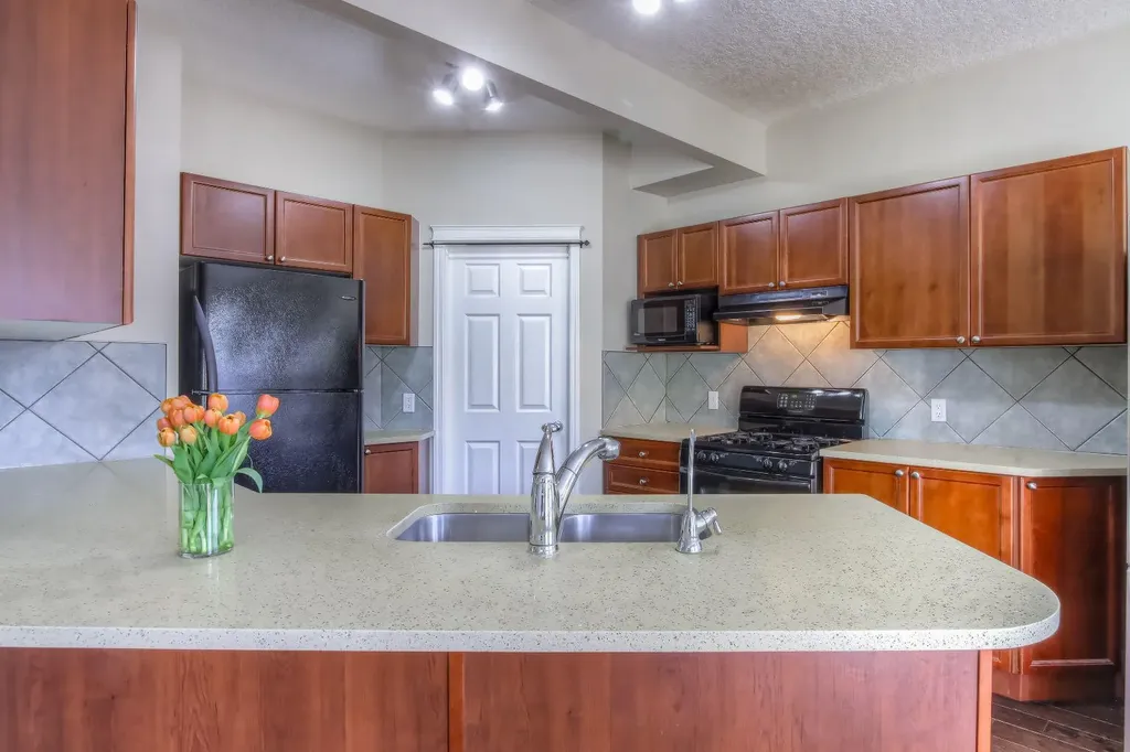 77 Weston Court SW Calgary AB T3H 5E7
