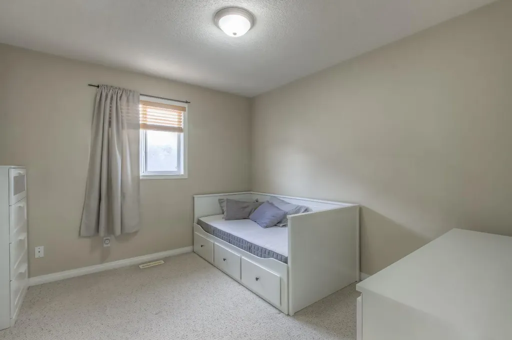 77 Weston Court SW Calgary AB T3H 5E7