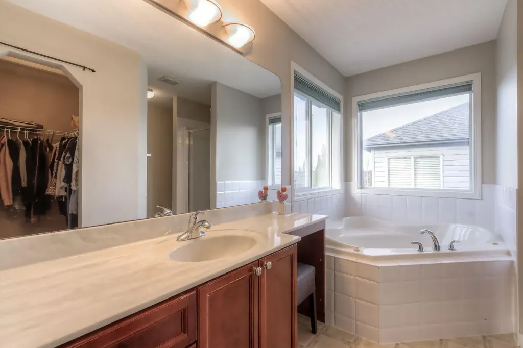 77 Weston Court SW Calgary AB T3H 5E7