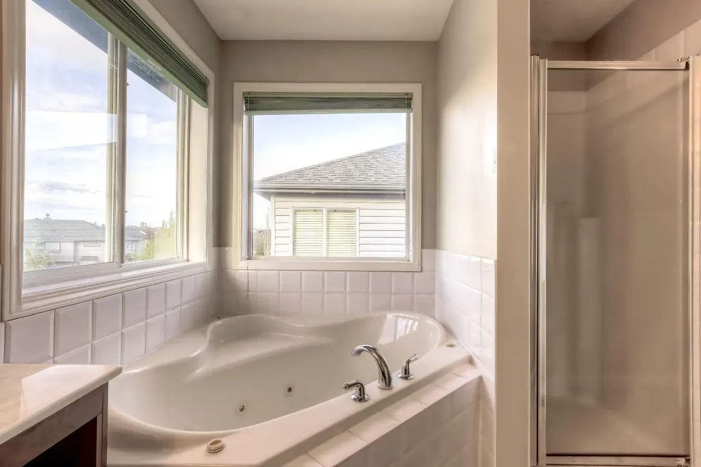 77 Weston Court SW Calgary AB T3H 5E7