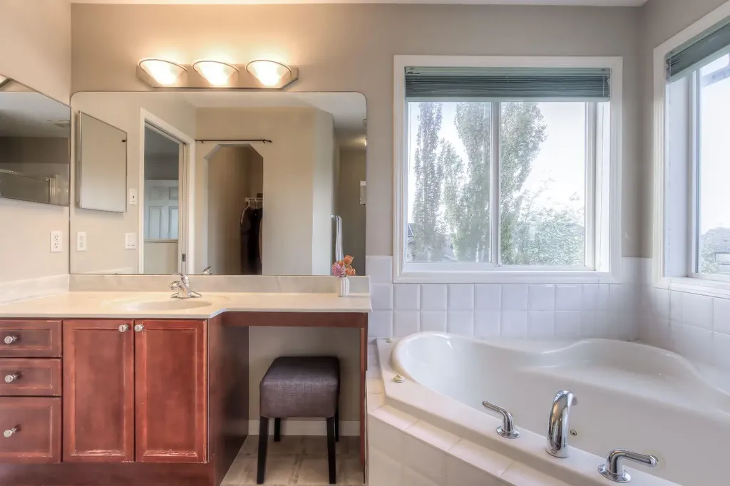 77 Weston Court SW Calgary AB T3H 5E7