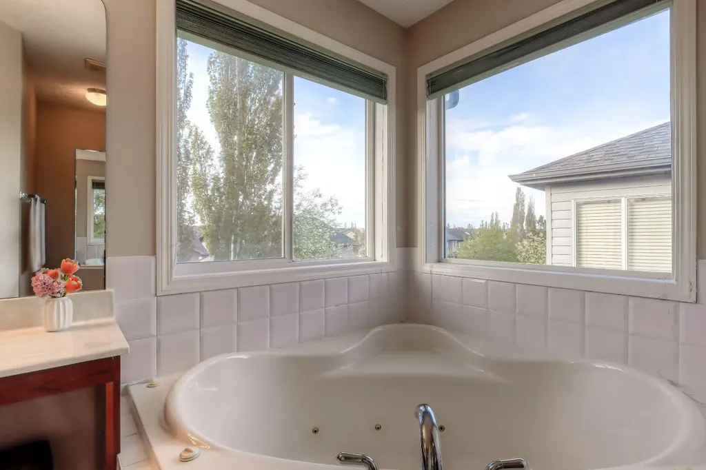 77 Weston Court SW Calgary AB T3H 5E7
