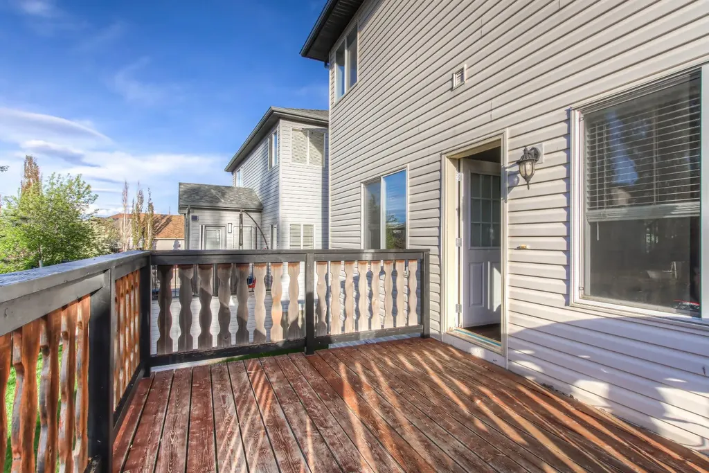 77 Weston Court SW Calgary AB T3H 5E7