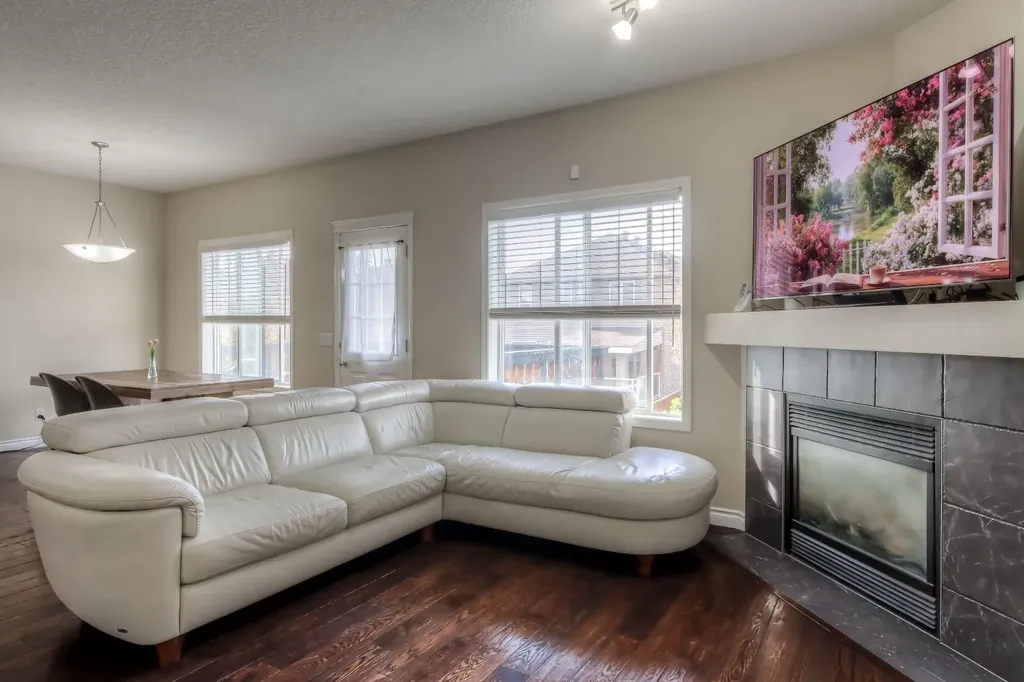 77 Weston Court SW Calgary AB T3H 5E7