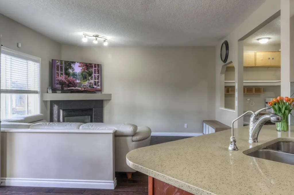 77 Weston Court SW Calgary AB T3H 5E7