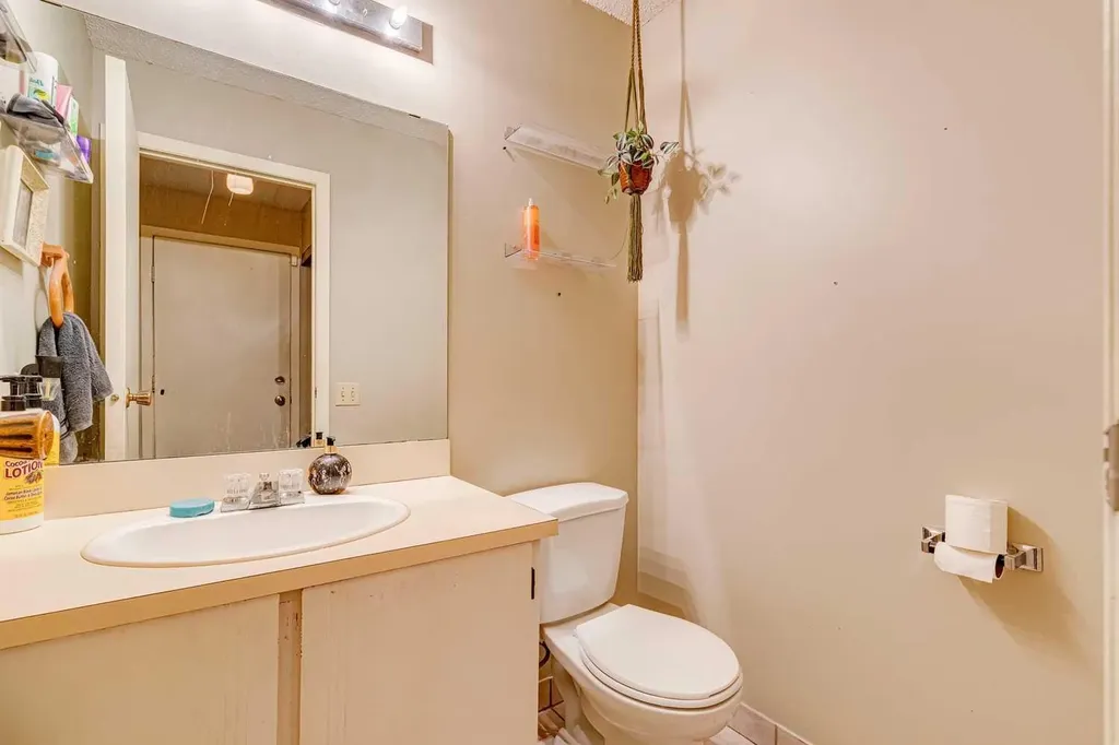 864 Queensland Drive SE Calgary AB T2J 6E6