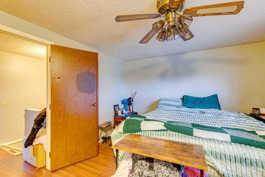 864 Queensland Drive SE Calgary AB T2J 6E6