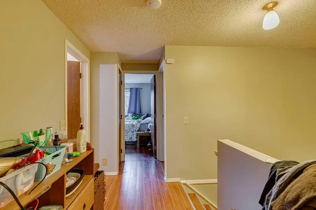 864 Queensland Drive SE Calgary AB T2J 6E6