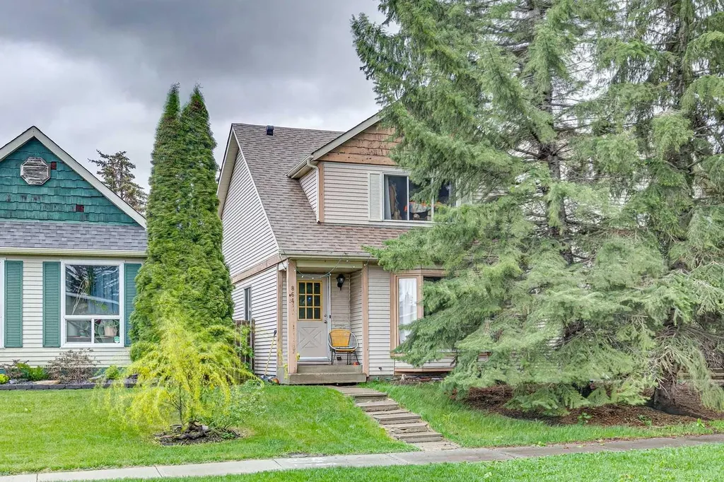 864 Queensland Drive SE Calgary AB T2J 6E6