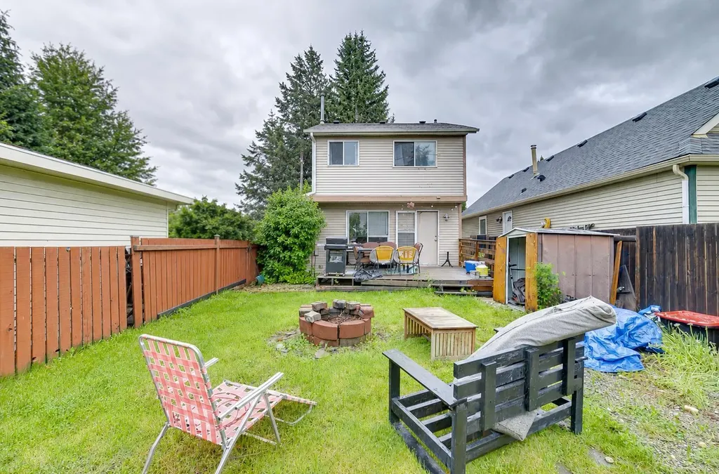 864 Queensland Drive SE Calgary AB T2J 6E6