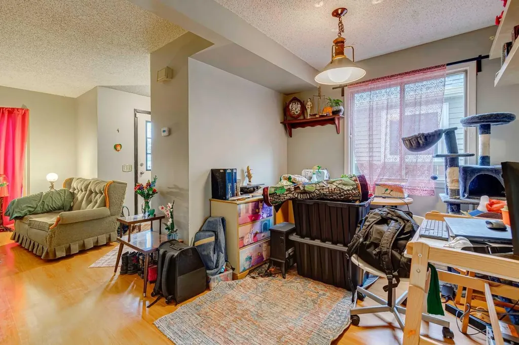 864 Queensland Drive SE Calgary AB T2J 6E6