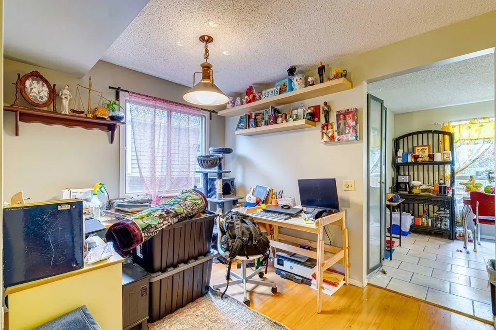 864 Queensland Drive SE Calgary AB T2J 6E6