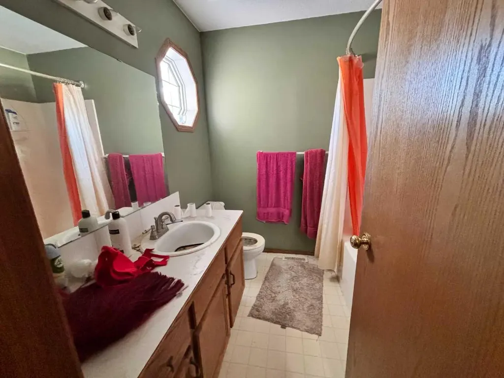 52 Country Ridge Close Lacombe AB T4L 1H2