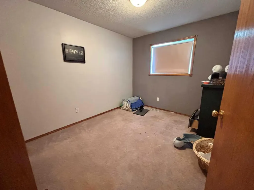 52 Country Ridge Close Lacombe AB T4L 1H2