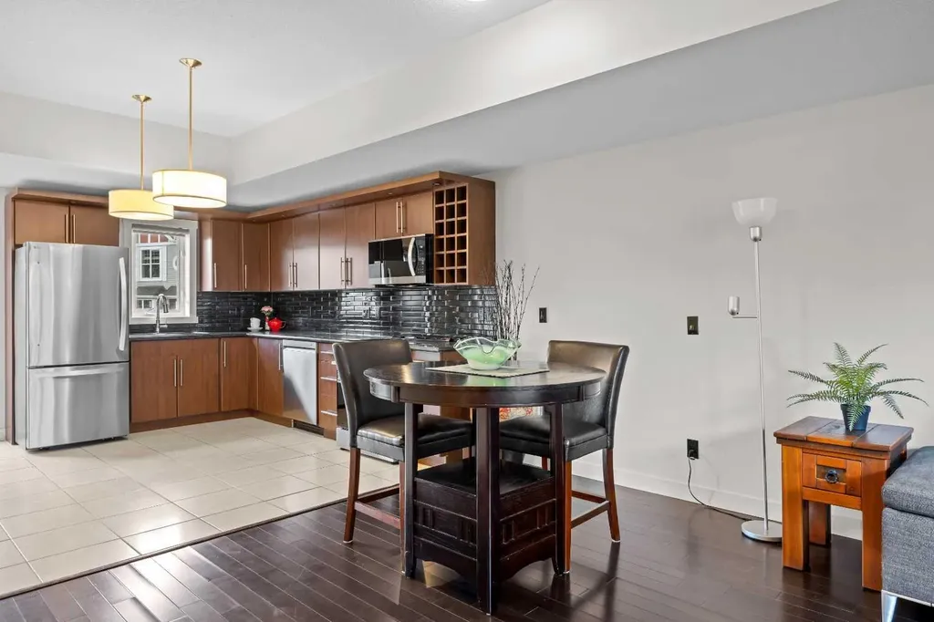 768 73 Street SW Calgary AB T3H 5V9