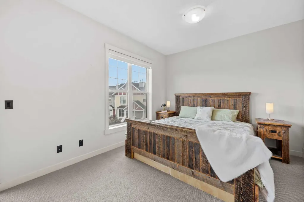 768 73 Street SW Calgary AB T3H 5V9