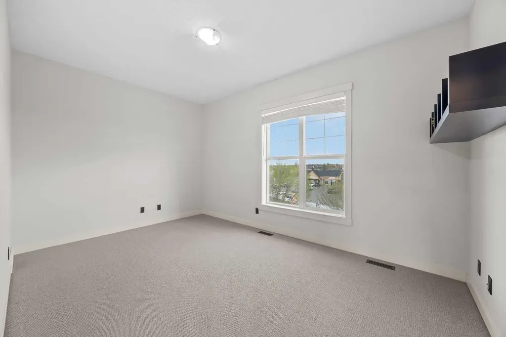 768 73 Street SW Calgary AB T3H 5V9
