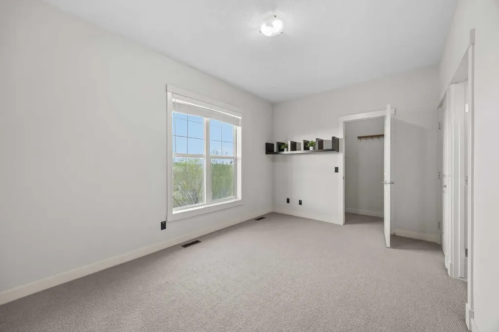 768 73 Street SW Calgary AB T3H 5V9