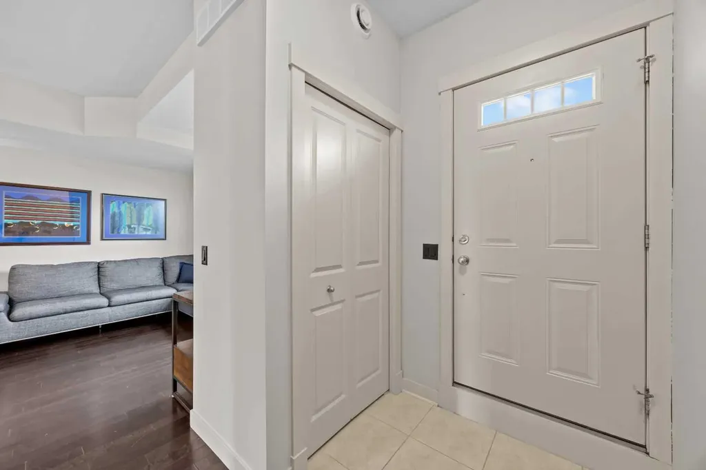 768 73 Street SW Calgary AB T3H 5V9