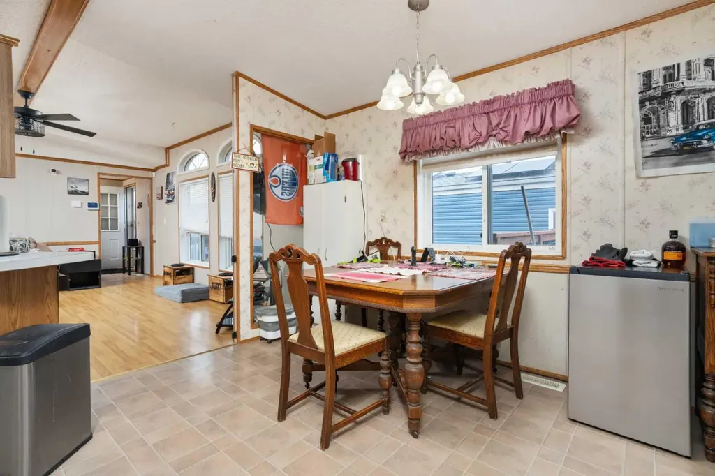 5233 47 Street Camrose AB T4V 1K3