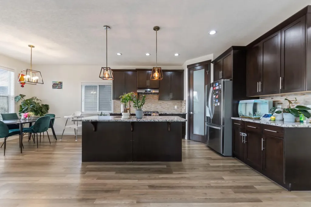126 Bayview Street SW Airdrie AB T4B 3V1