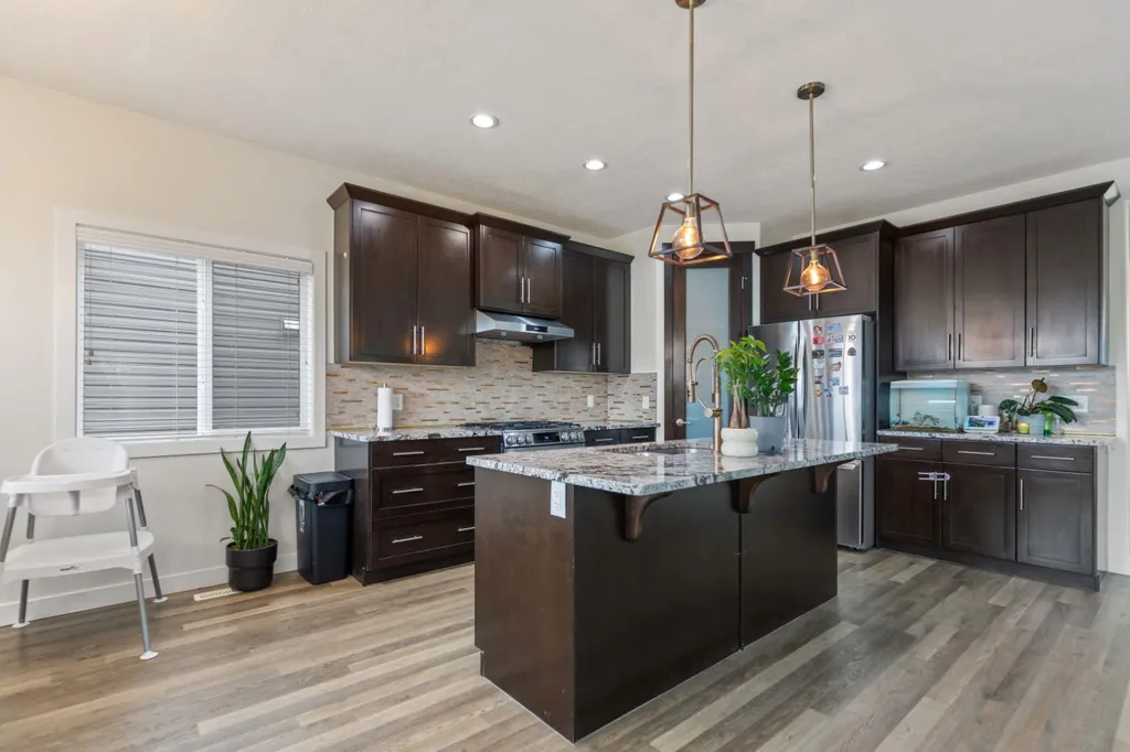 126 Bayview Street SW Airdrie AB T4B 3V1