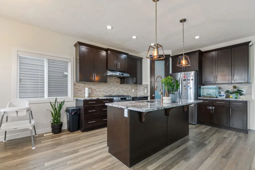 126 Bayview Street SW Airdrie AB T4B 3V1
