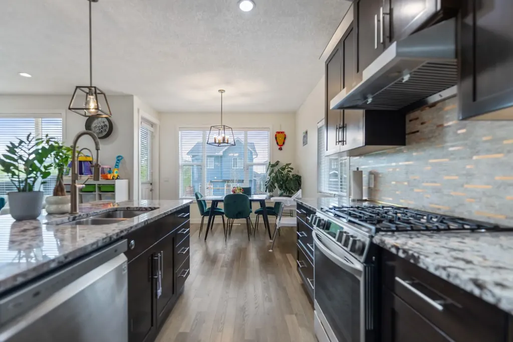 126 Bayview Street SW Airdrie AB T4B 3V1