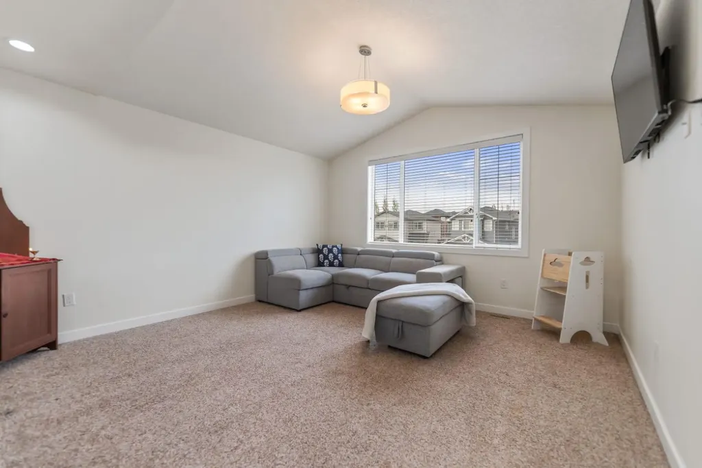 126 Bayview Street SW Airdrie AB T4B 3V1