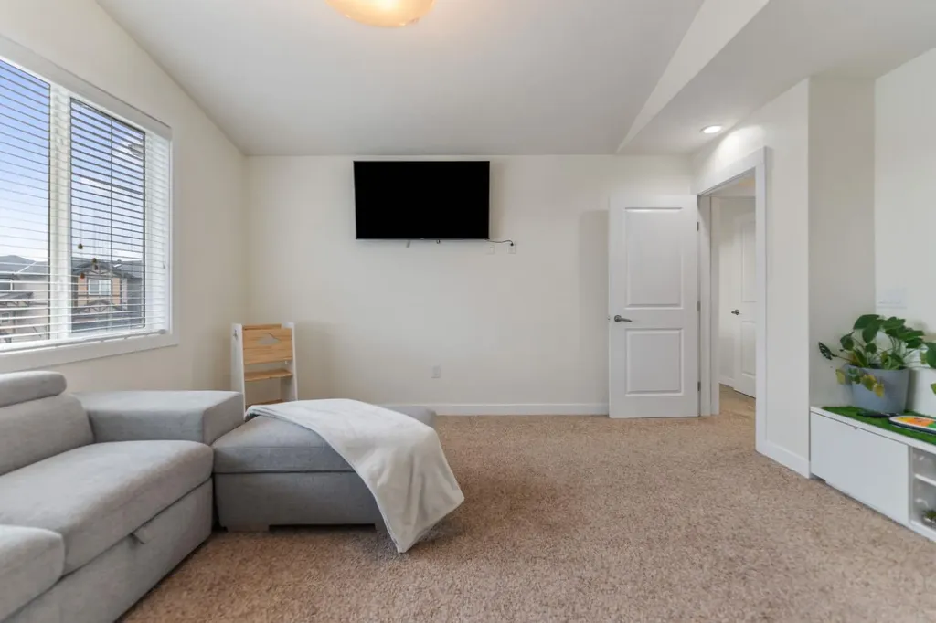 126 Bayview Street SW Airdrie AB T4B 3V1